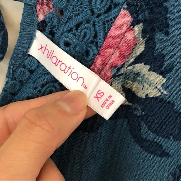 🪴3x$20 SALE Short Romper Blue/Pink Floral XS - Picture 3 of 8